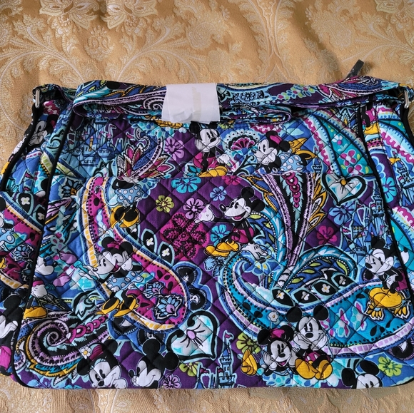 Vera Bradley Disney Large Crossbody 🏰 - Picture 3 of 5